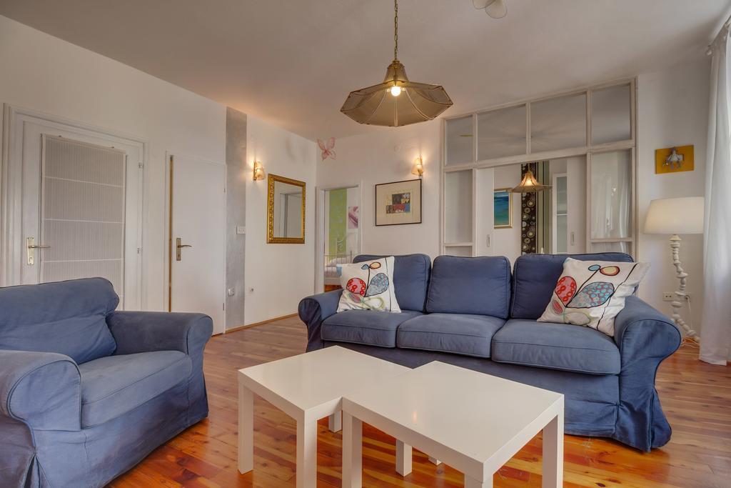 Apartments Mandarina Mali Lošinj Стая снимка