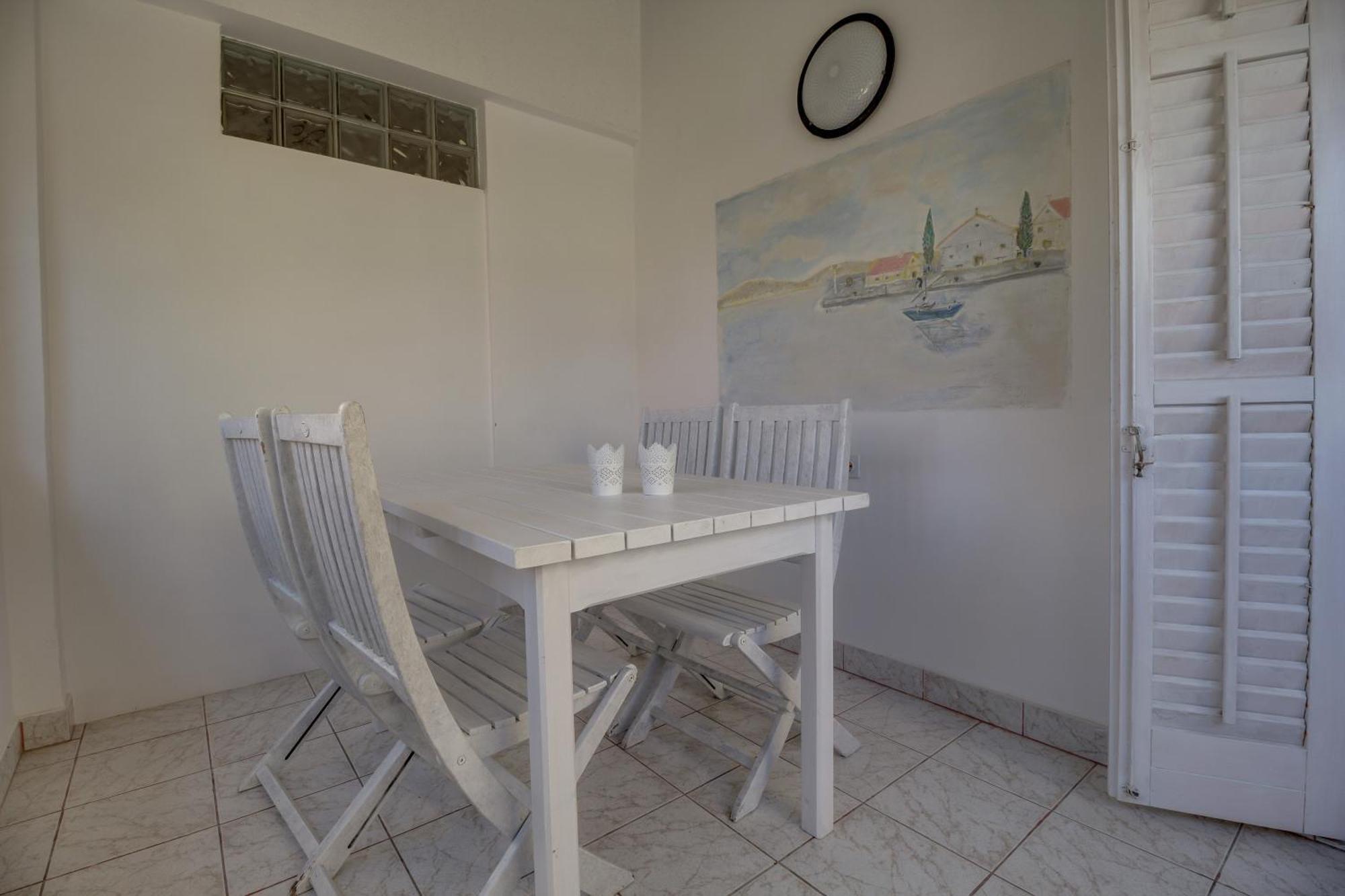 Apartments Mandarina Mali Lošinj Стая снимка