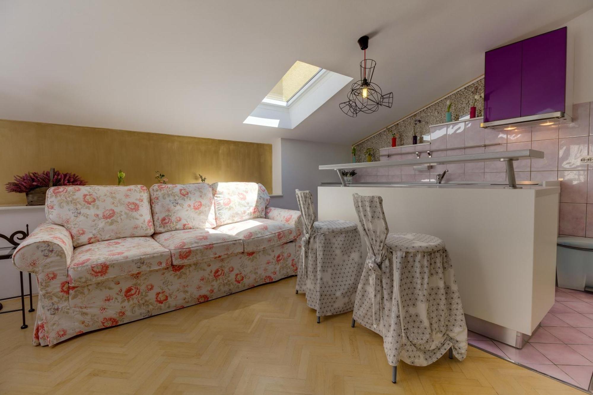 Apartments Mandarina Mali Lošinj Стая снимка