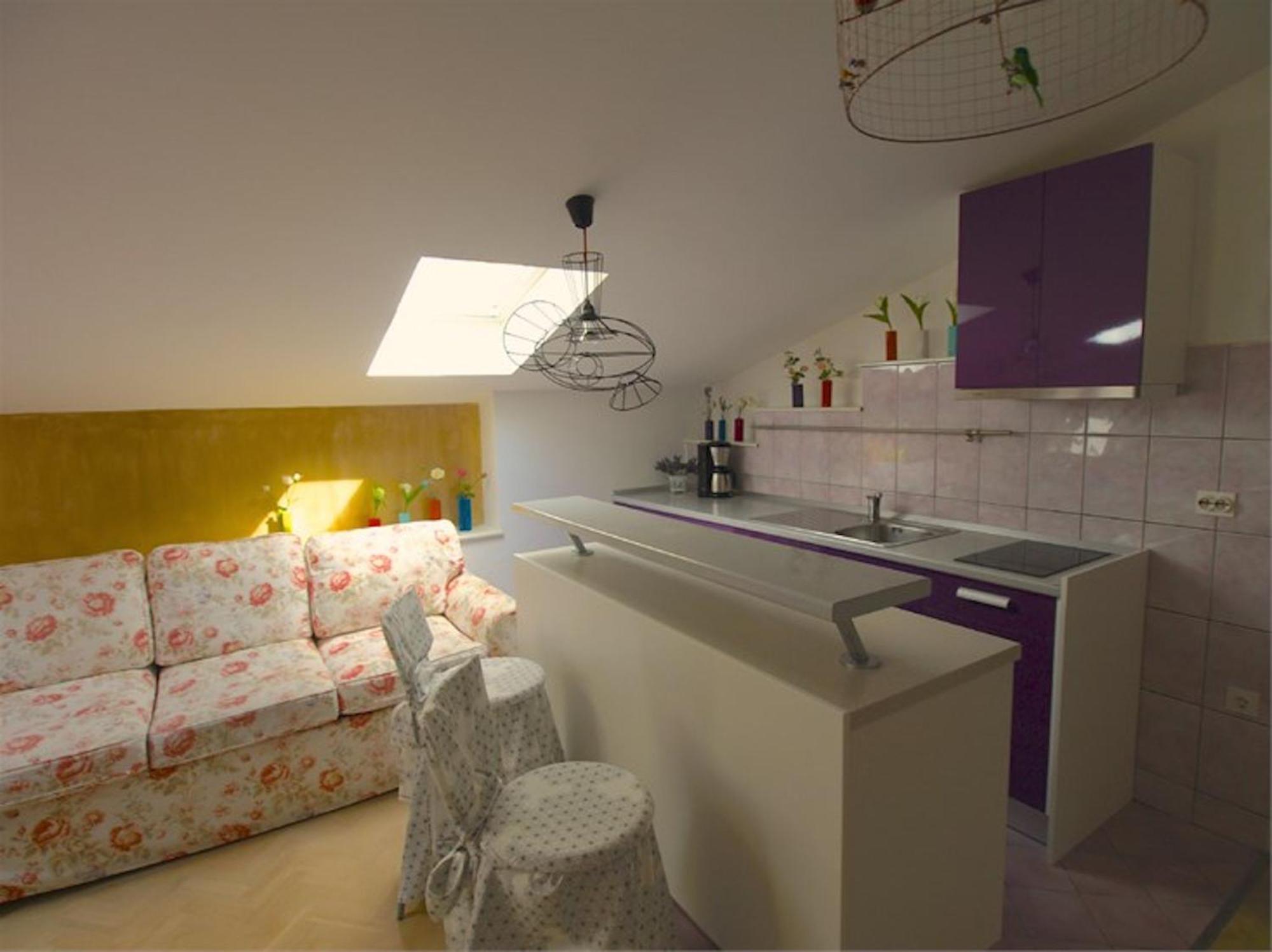 Apartments Mandarina Mali Lošinj Стая снимка